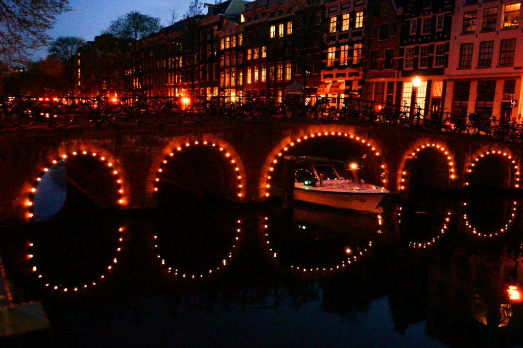 Amsterdam at night 2-5