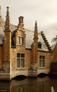 bruges-castle-on-water-stu-1